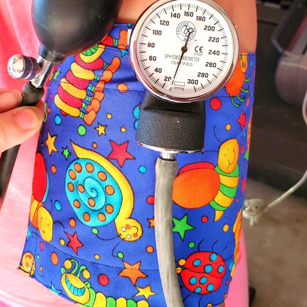 For adults Sphygmomanometer (Pressure cuff)